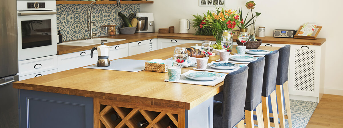 Преимущества и особенности столов из массива дерева | БелДоорс-Ростов